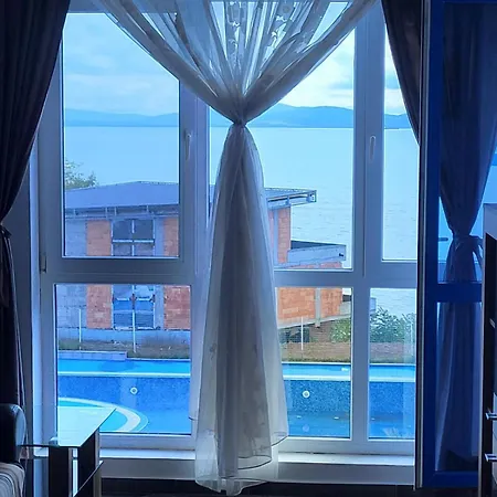 двустаен с морска панорама в Blue Bay Palace Lejlighed Pomorie