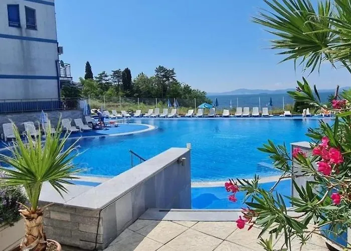 двустаен с морска панорама в Blue Bay Palace 公寓