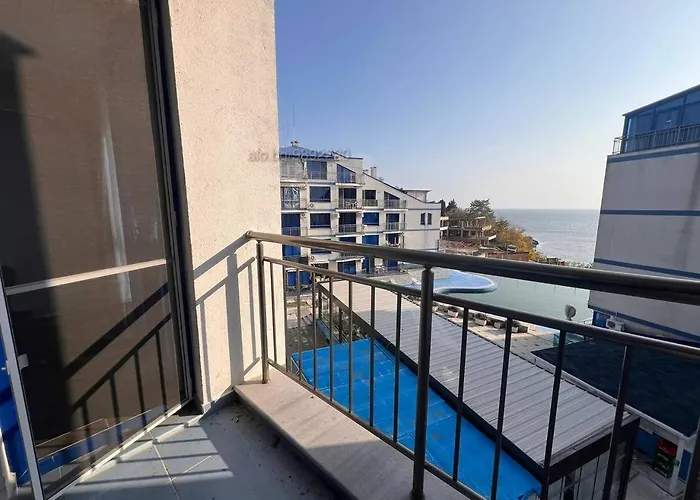 двустаен с морска панорама в Blue Bay Palace 公寓